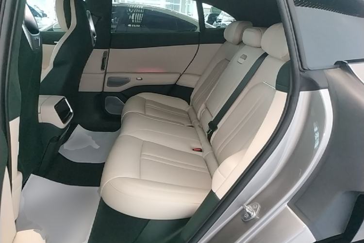 Used Xiaomi Auto YU7 2025 Ultra-Long Range High-Performance All-Wheel-Drive Max Edition Left Rear Seat