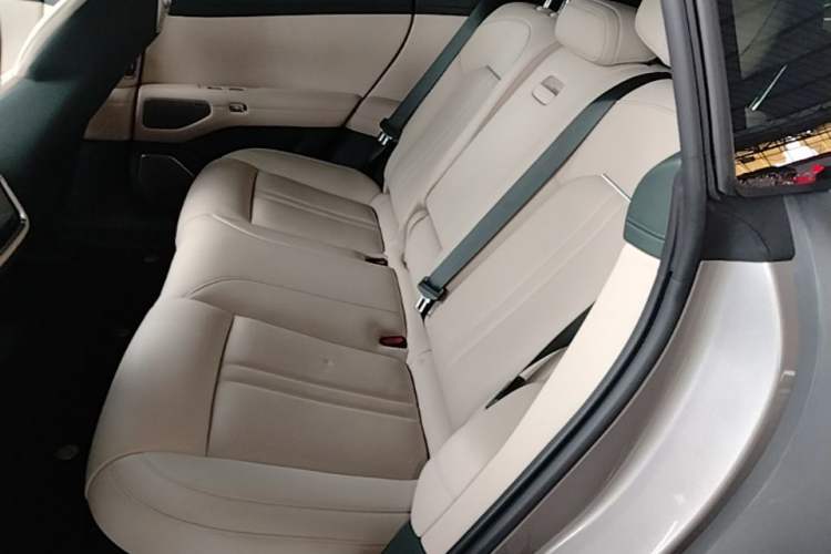 Used Xiaomi Auto YU7 2025 Ultra-Long Range All-Wheel Drive Pro Version Left Rear Seat