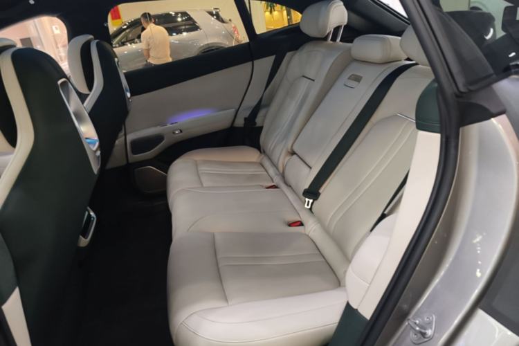 Used Xiaomi Auto YU7 2025 Ultra-Long Range High-Performance All-Wheel-Drive Max Edition Left Rear Seat
