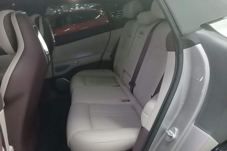 Used Xiaomi Auto YU7 2025 Ultra-Long Range All-Wheel Drive Pro Version Left Rear Seat