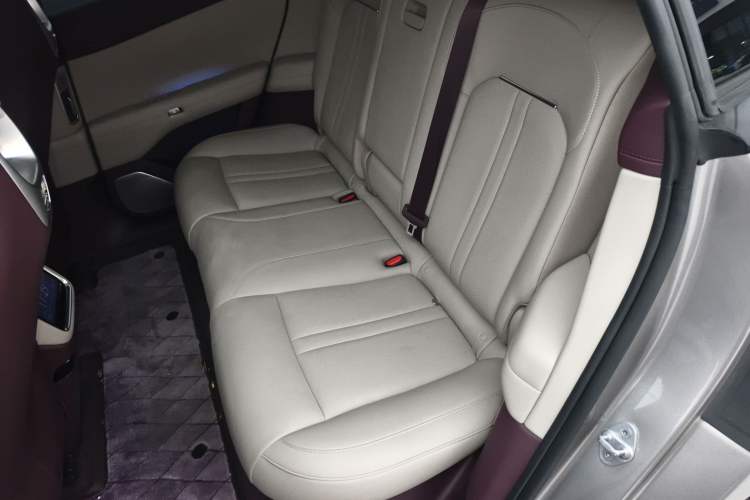 Used Xiaomi Auto YU7 2025 Ultra-Long Range Rear-Wheel Drive Version Left Rear Seat