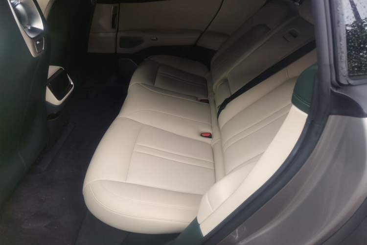 Used Xiaomi Auto YU7 2025 Ultra-Long Range High-Performance All-Wheel-Drive Max Edition Left Rear Seat