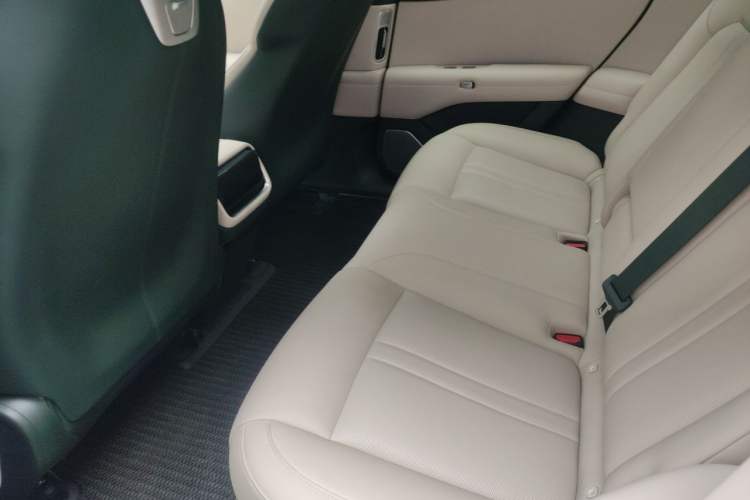 Used Xiaomi Auto YU7 2025 Ultra-Long Range Rear-Wheel Drive Version Left Rear Seat