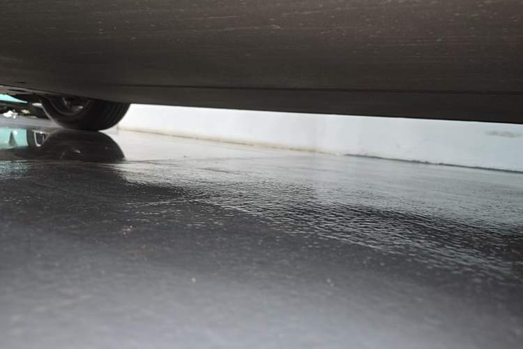 Used Xiaomi Auto YU7 2025 Ultra-Long Range Rear-Wheel Drive Version Left Side Sill