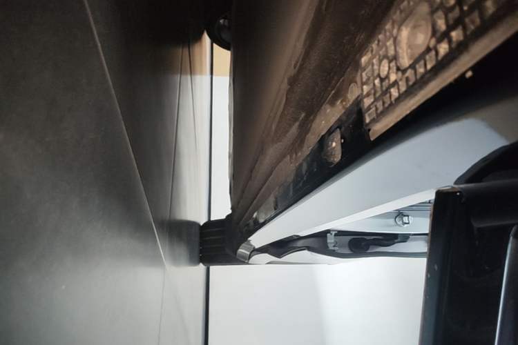 Used Xiaomi Auto YU7 2025 Ultra-Long Range Rear-Wheel Drive Version Left Side Sill