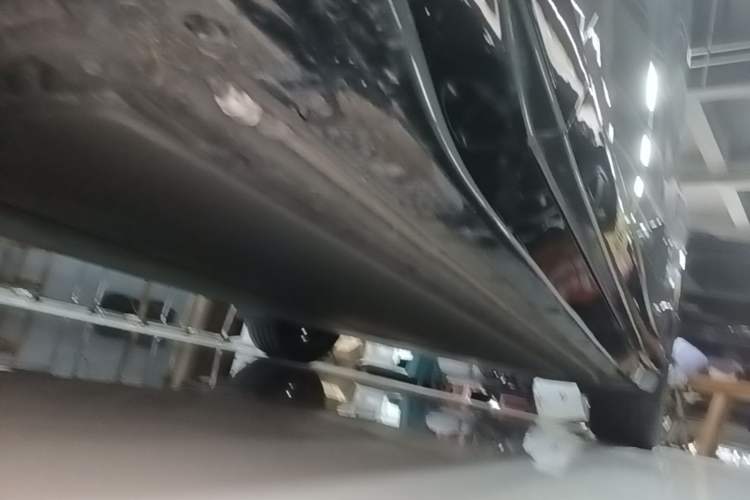 Used Xiaomi Auto YU7 2025 Ultra-Long Range All-Wheel Drive Pro Version Left Side Sill