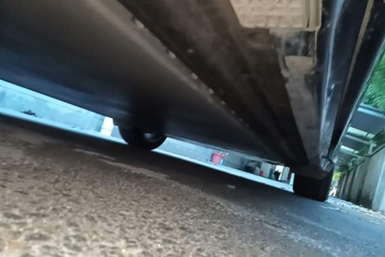 Used Xiaomi Auto YU7 2025 Ultra-Long Range All-Wheel Drive Pro Version Left Side Sill