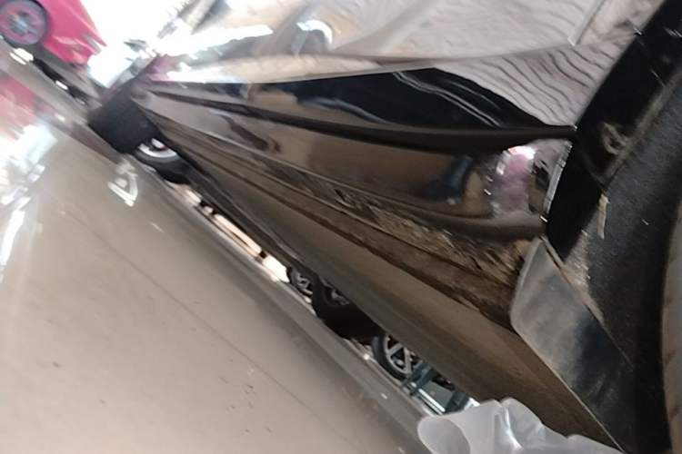 Used Xiaomi Auto YU7 2025 Ultra-Long Range Rear-Wheel Drive Version Left Side Sill