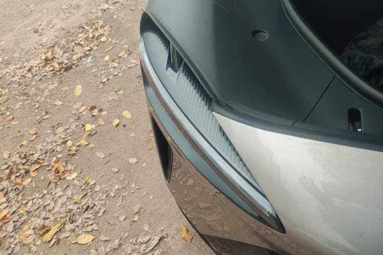 Used Xiaomi Auto YU7 2025 Ultra-Long Range All-Wheel Drive Pro Version Right Front Headlight