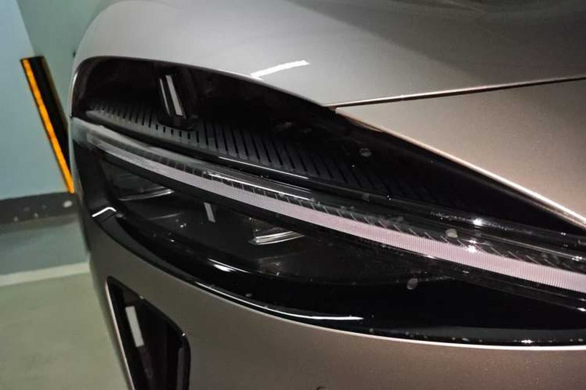 Used Xiaomi Auto YU7 2025 Ultra-Long Range High-Performance All-Wheel-Drive Max Edition Right Front Headlight