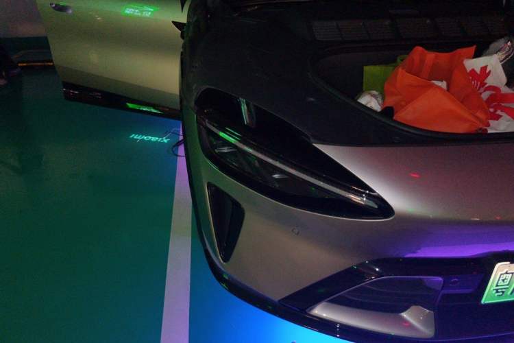 Used Xiaomi Auto YU7 2025 Ultra-Long Range High-Performance All-Wheel-Drive Max Edition Right Front Headlight