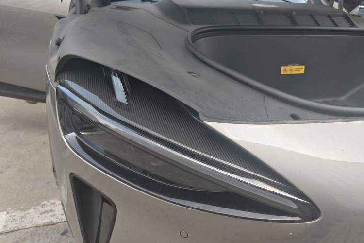 Used Xiaomi Auto YU7 2025 Ultra-Long Range High-Performance All-Wheel-Drive Max Edition Right Front Headlight