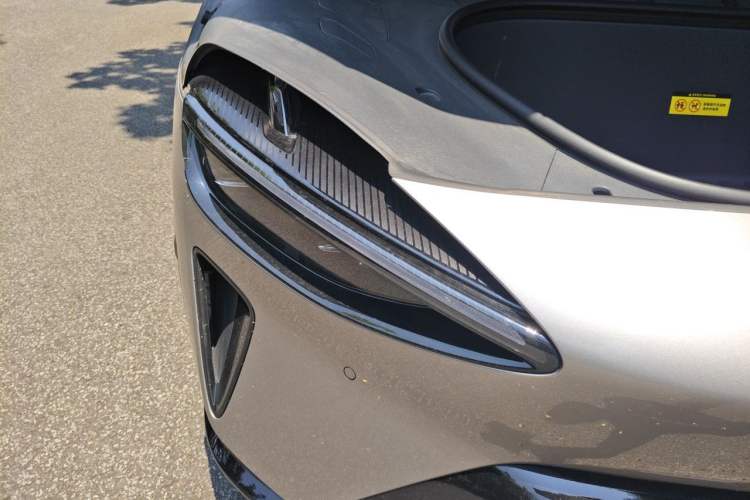 Used Xiaomi Auto YU7 2025 Ultra-Long Range High-Performance All-Wheel-Drive Max Edition Right Front Headlight