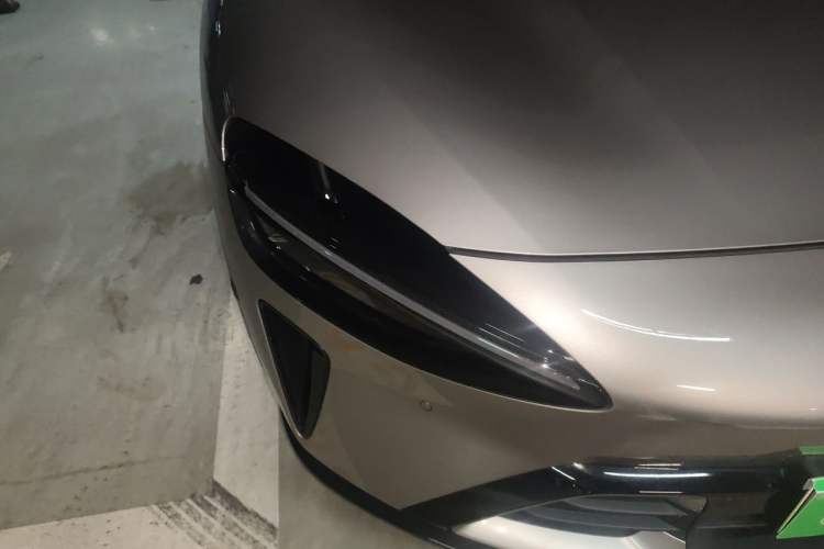 Used Xiaomi Auto YU7 2025 Ultra-Long Range High-Performance All-Wheel-Drive Max Edition Right Front Headlight