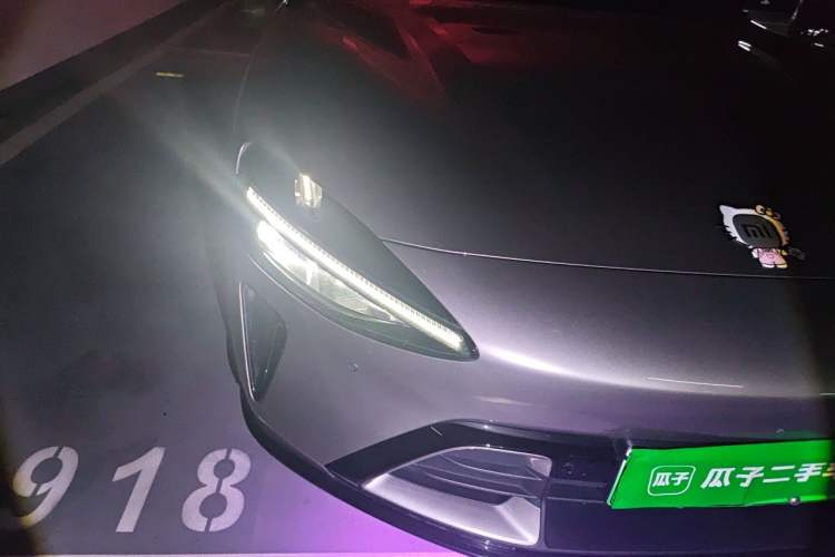 Used Xiaomi Auto YU7 2025 Ultra-Long Range Rear-Wheel Drive Version Right Front Headlight