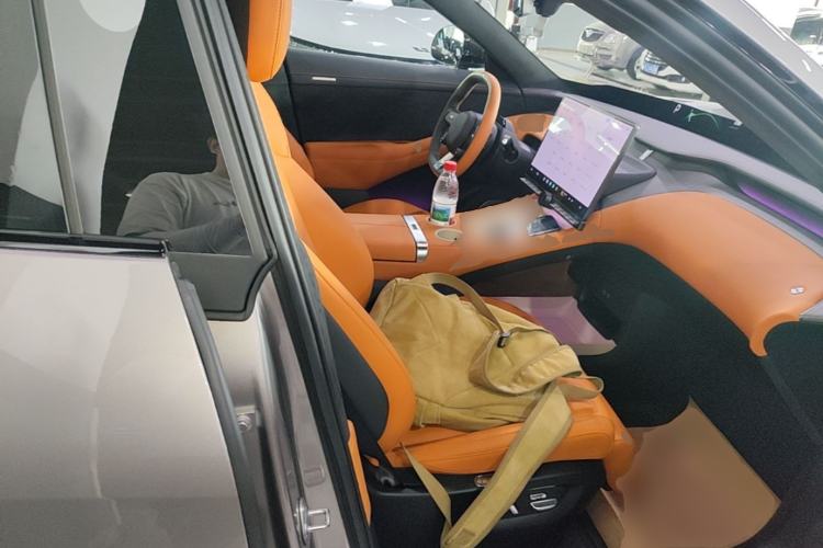 Used Xiaomi Auto YU7 2025 Ultra-Long Range High-Performance All-Wheel-Drive Max Edition Right Front Seat