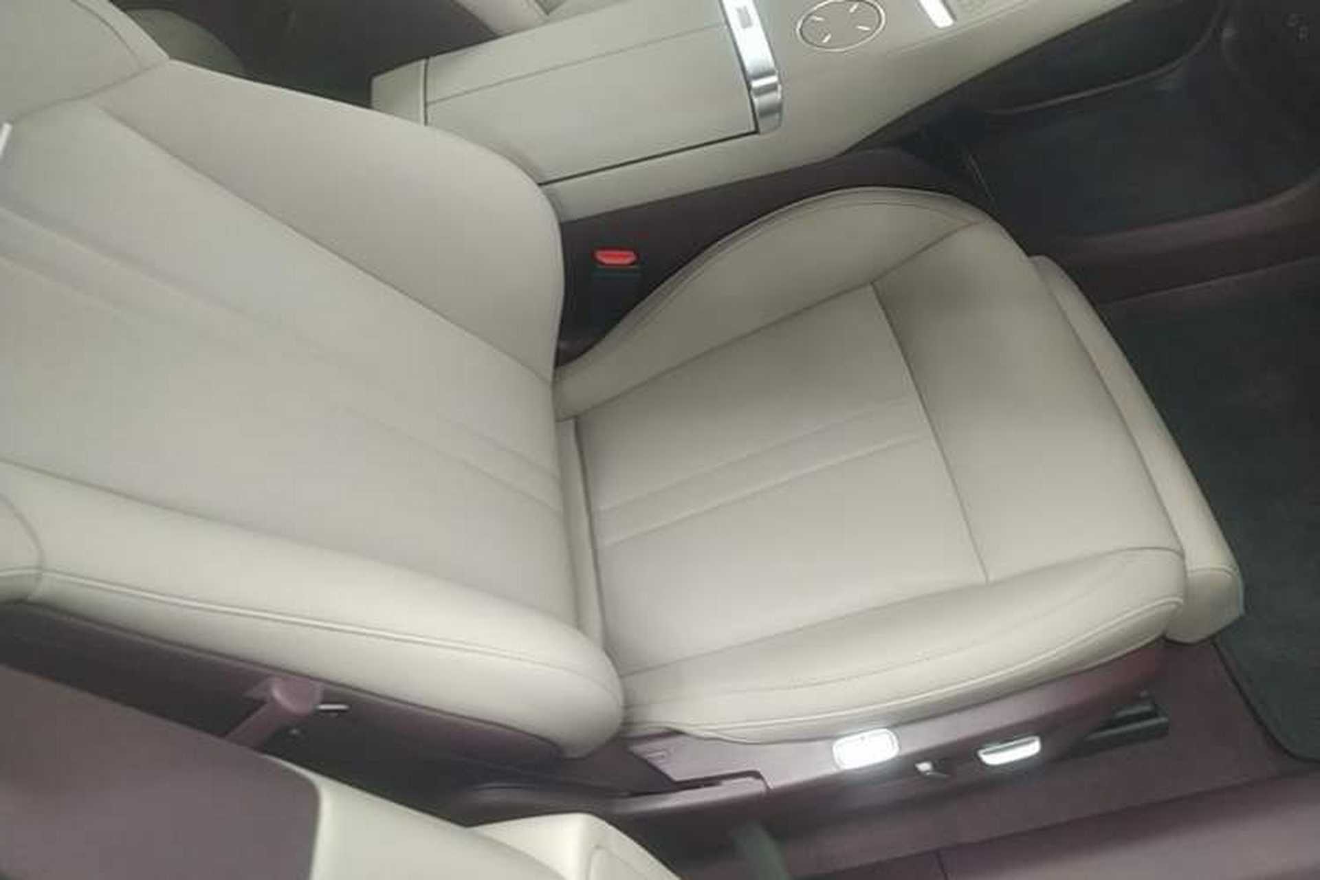 Used Xiaomi Auto YU7 2025 Ultra-Long Range Rear-Wheel Drive Version Right Front Seat