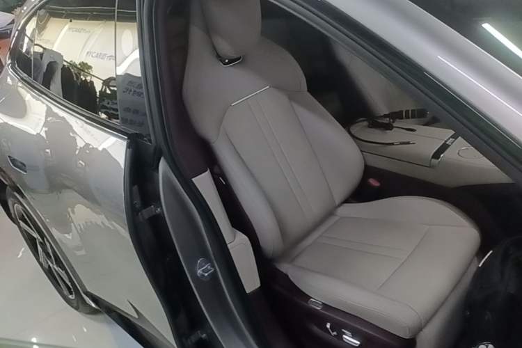 Used Xiaomi Auto YU7 2025 Ultra-Long Range All-Wheel Drive Pro Version Right Front Seat