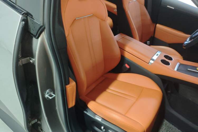 Used Xiaomi Auto YU7 2025 Ultra-Long Range High-Performance All-Wheel-Drive Max Edition Right Front Seat