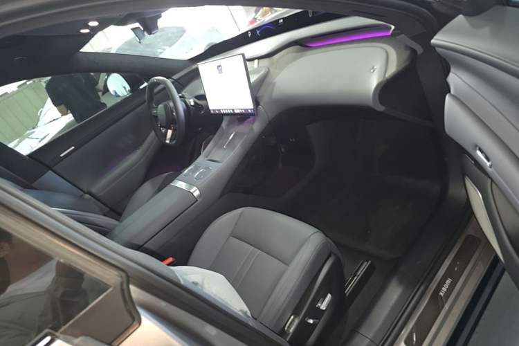 Used Xiaomi Auto YU7 2025 Ultra-Long Range High-Performance All-Wheel-Drive Max Edition Right Front Seat