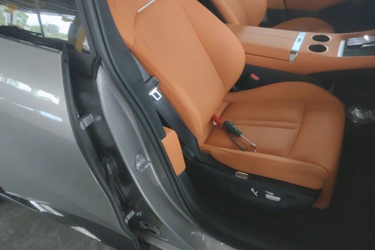 Used Xiaomi Auto YU7 2025 Ultra-Long Range High-Performance All-Wheel-Drive Max Edition Right Front Seat