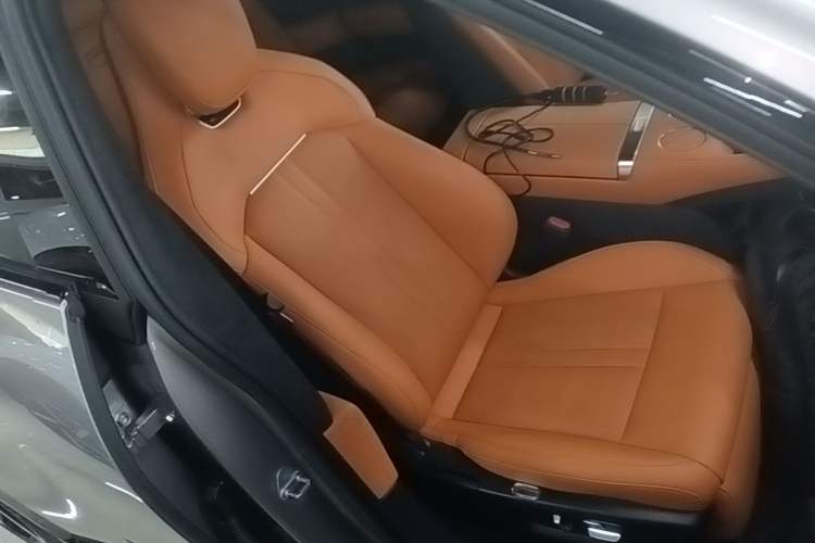 Used Xiaomi Auto YU7 2025 Ultra-Long Range High-Performance All-Wheel-Drive Max Edition Right Front Seat