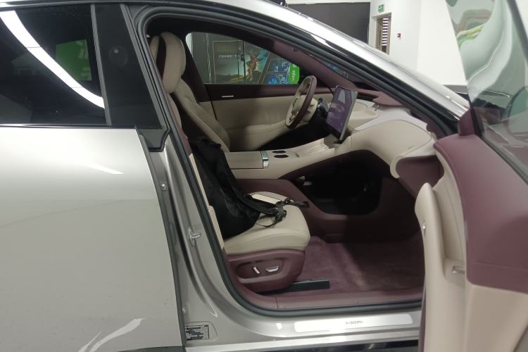 Used Xiaomi Auto YU7 2025 Ultra-Long Range Rear-Wheel Drive Version Right Front Seat