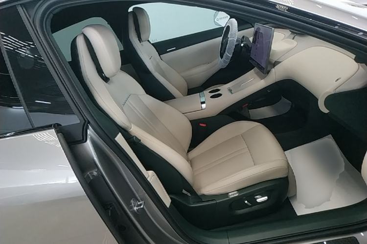 Used Xiaomi Auto YU7 2025 Ultra-Long Range High-Performance All-Wheel-Drive Max Edition Right Front Seat