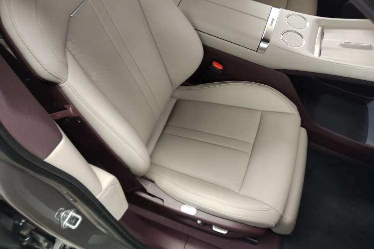 Used Xiaomi Auto YU7 2025 Ultra-Long Range All-Wheel Drive Pro Version Right Front Seat