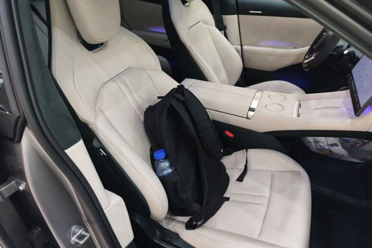 Used Xiaomi Auto YU7 2025 Ultra-Long Range High-Performance All-Wheel-Drive Max Edition Right Front Seat
