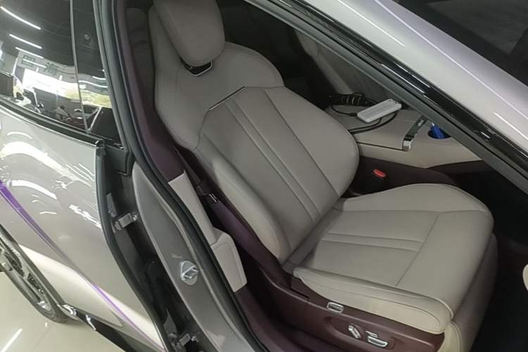 Used Xiaomi Auto YU7 2025 Ultra-Long Range All-Wheel Drive Pro Version Right Front Seat