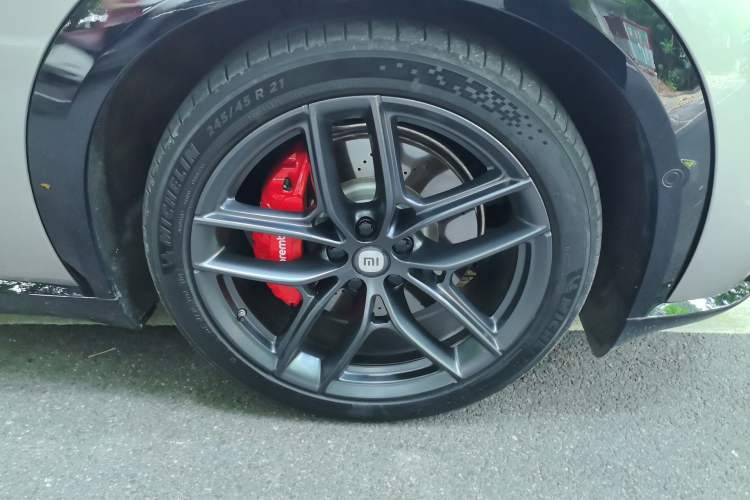 Used Xiaomi Auto YU7 2025 Ultra-Long Range High-Performance All-Wheel-Drive Max Edition Right Front Wheel Hub