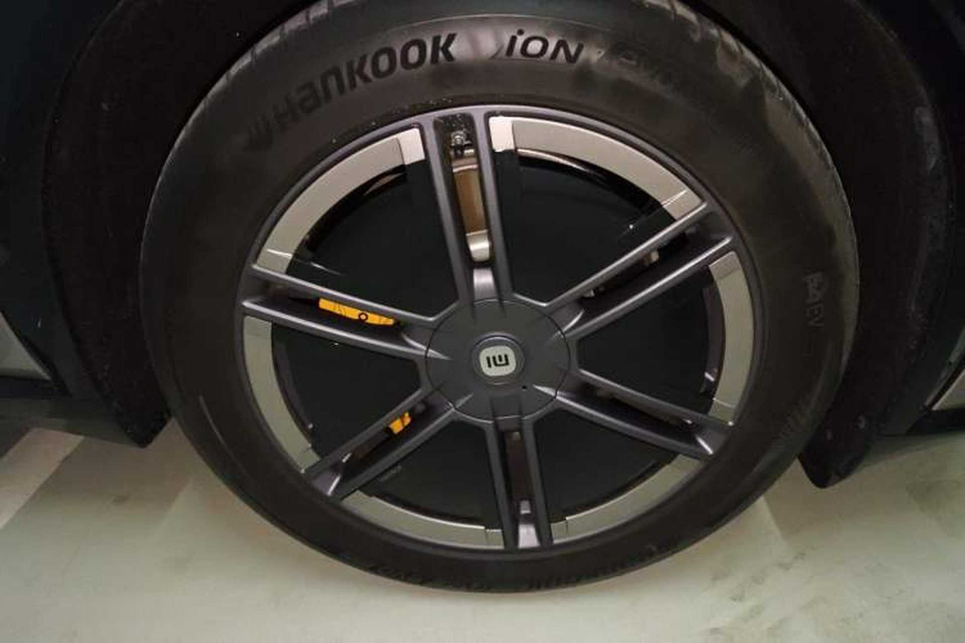 Used Xiaomi Auto YU7 2025 Ultra-Long Range High-Performance All-Wheel-Drive Max Edition Right Front Wheel Hub