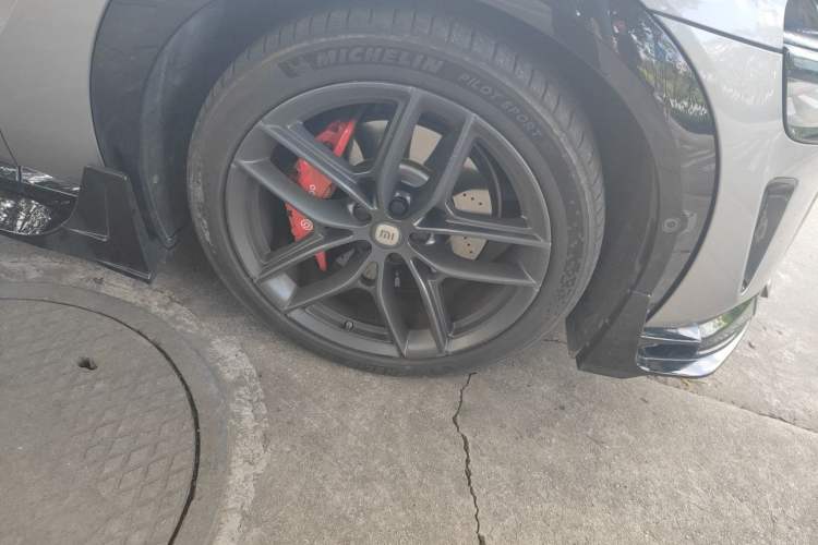 Used Xiaomi Auto YU7 2025 Ultra-Long Range High-Performance All-Wheel-Drive Max Edition Right Front Wheel Hub