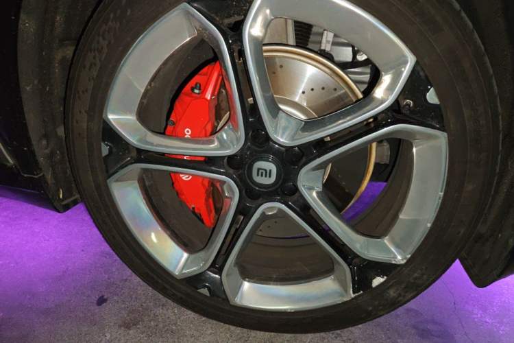 Used Xiaomi Auto YU7 2025 Ultra-Long Range High-Performance All-Wheel-Drive Max Edition Right Front Wheel Hub