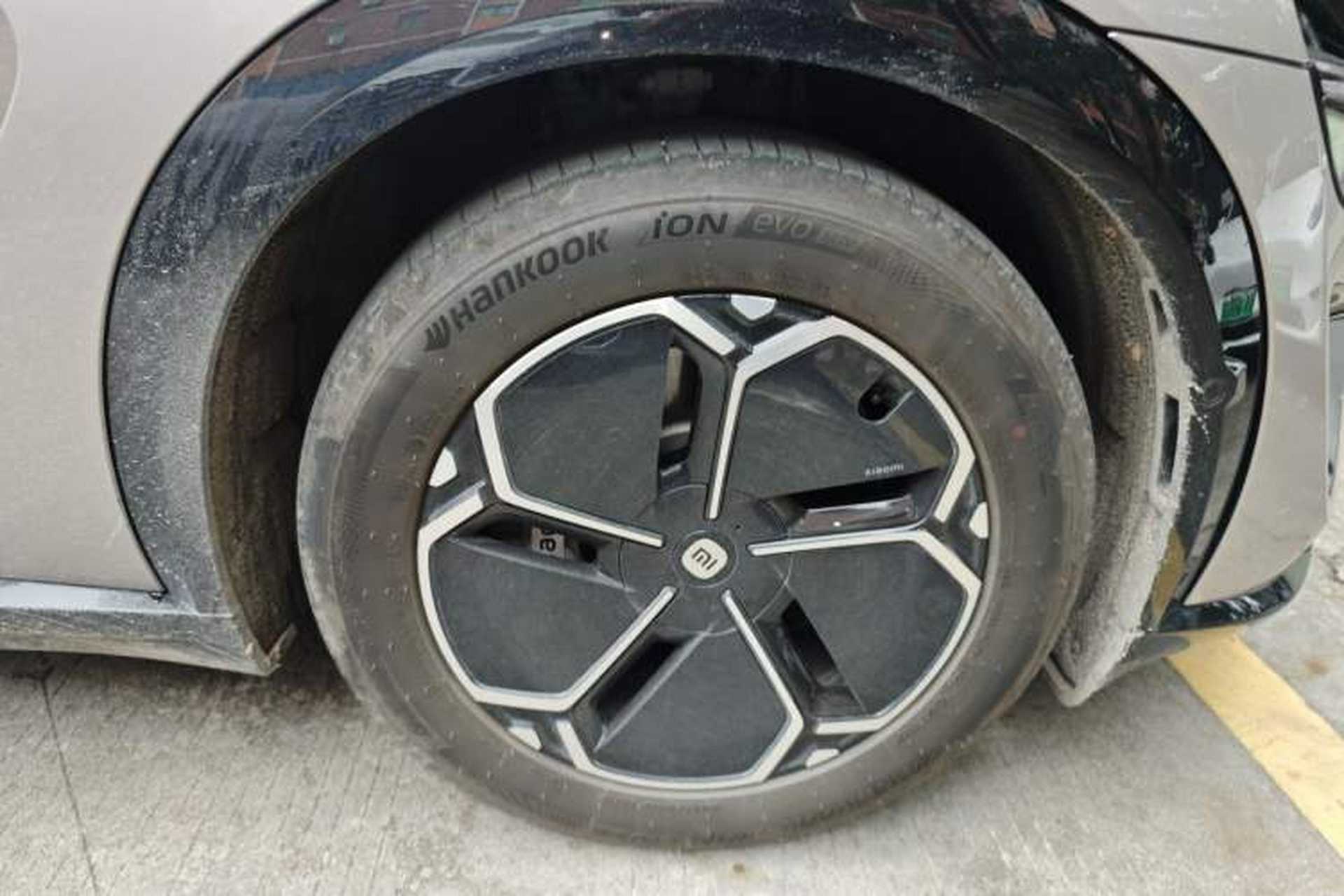 Used Xiaomi Auto YU7 2025 Ultra-Long Range Rear-Wheel Drive Version Right Front Wheel Hub