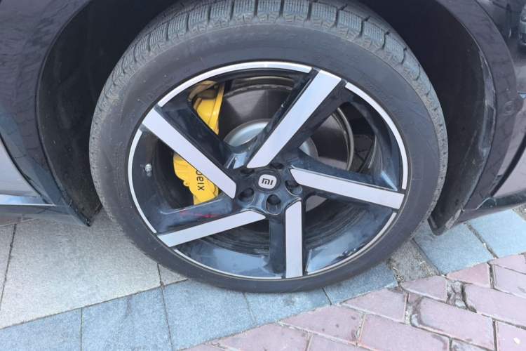 Used Xiaomi Auto YU7 2025 Ultra-Long Range Rear-Wheel Drive Version Right Front Wheel Hub