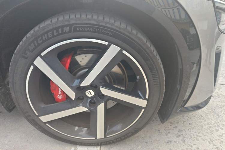 Used Xiaomi Auto YU7 2025 Ultra-Long Range High-Performance All-Wheel-Drive Max Edition Right Front Wheel Hub