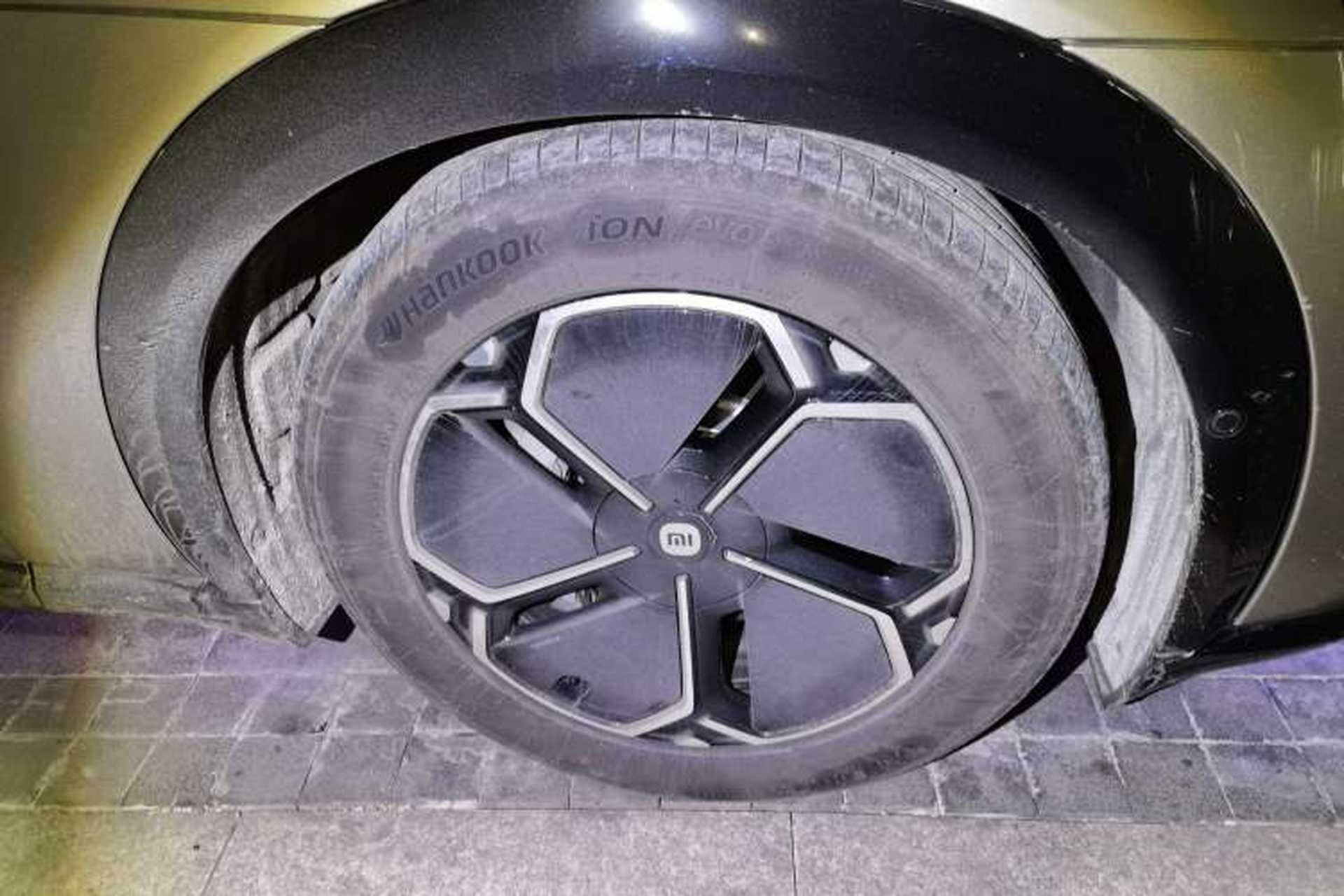 Used Xiaomi Auto YU7 2025 Ultra-Long Range All-Wheel Drive Pro Version Right Front Wheel Hub