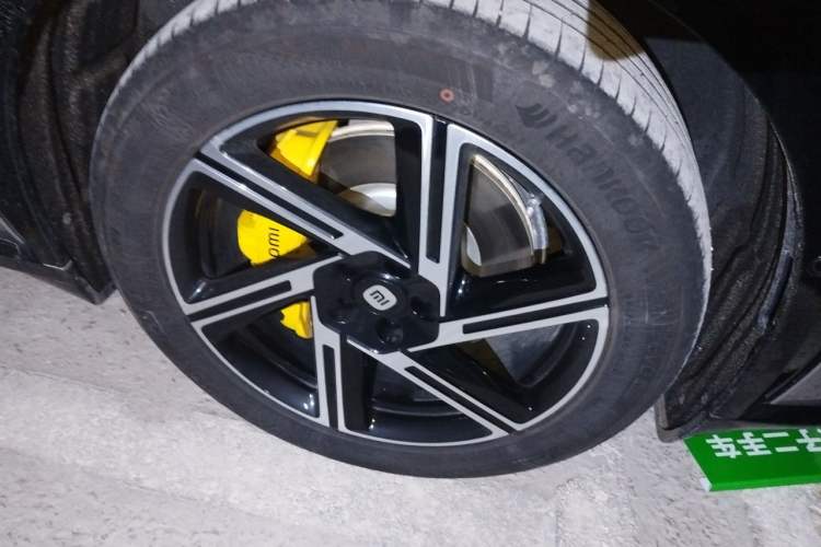 Used Xiaomi Auto YU7 2025 Ultra-Long Range Rear-Wheel Drive Version Right Front Wheel Hub
