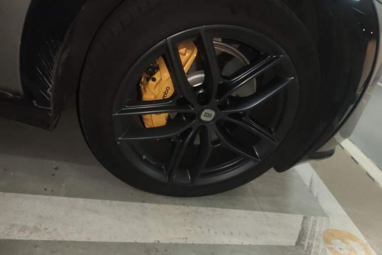 Used Xiaomi Auto YU7 2025 Ultra-Long Range High-Performance All-Wheel-Drive Max Edition Right Front Wheel Hub