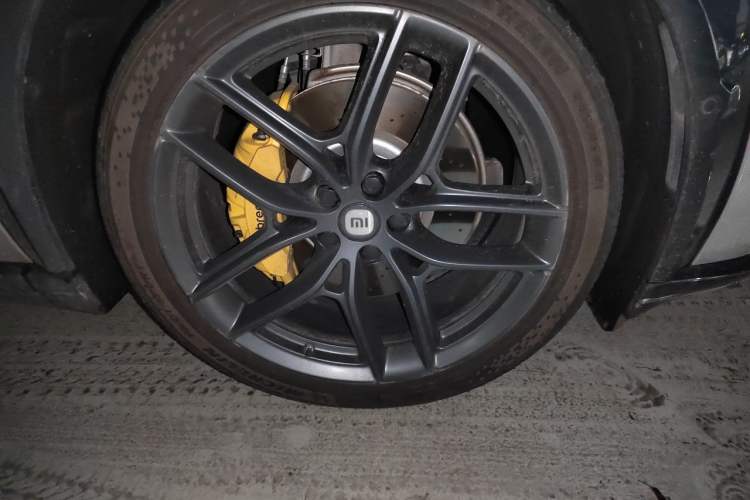 Used Xiaomi Auto YU7 2025 Ultra-Long Range High-Performance All-Wheel-Drive Max Edition Right Front Wheel Hub