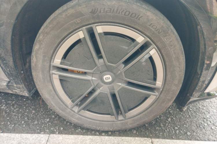 Used Xiaomi Auto YU7 2025 Ultra-Long Range All-Wheel Drive Pro Version Right Front Wheel Hub