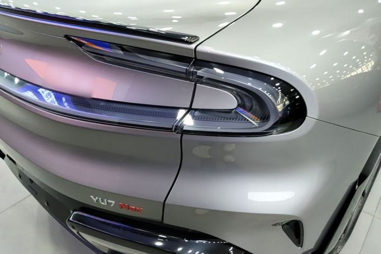 Used Xiaomi Auto YU7 2025 Ultra-Long Range High-Performance All-Wheel-Drive Max Edition Right Rear Taillight