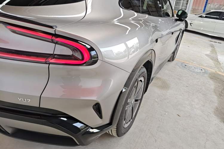 Used Xiaomi Auto YU7 2025 Ultra-Long Range Rear-Wheel Drive Version Right Rear Taillight