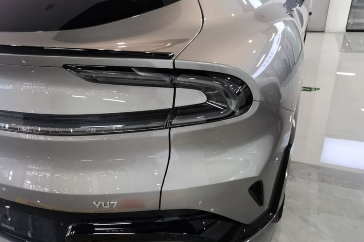 Used Xiaomi Auto YU7 2025 Ultra-Long Range High-Performance All-Wheel-Drive Max Edition Right Rear Taillight