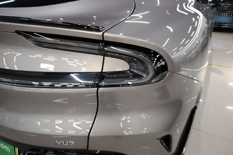 Used Xiaomi Auto YU7 2025 Ultra-Long Range Rear-Wheel Drive Version Right Rear Taillight