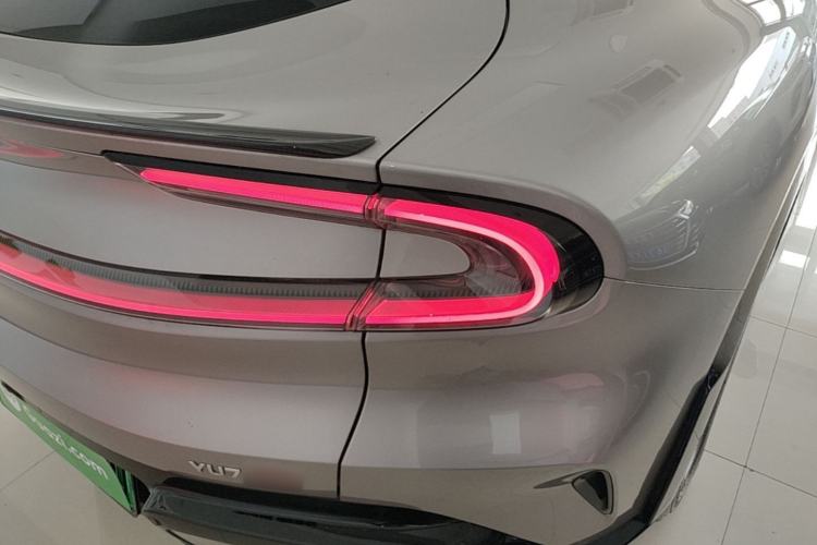 Used Xiaomi Auto YU7 2025 Ultra-Long Range High-Performance All-Wheel-Drive Max Edition Right Rear Taillight