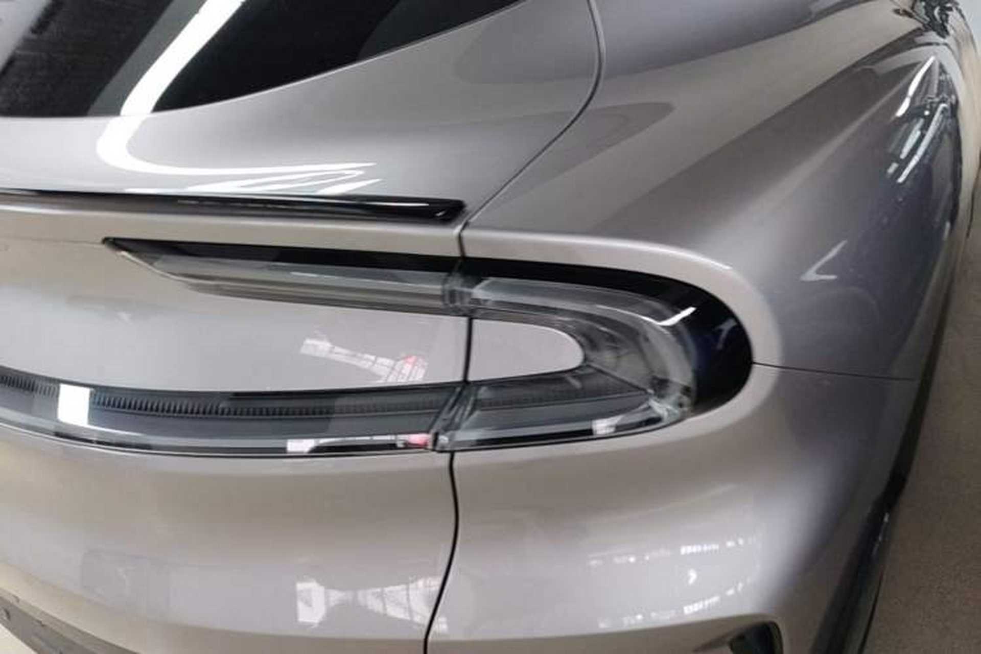 Used Xiaomi Auto YU7 2025 Ultra-Long Range All-Wheel Drive Pro Version Right Rear Taillight