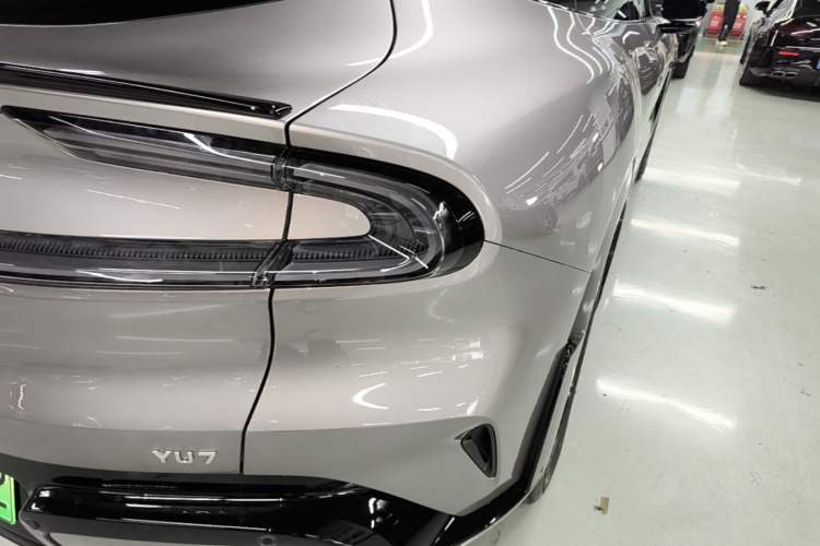 Used Xiaomi Auto YU7 2025 Ultra-Long Range All-Wheel Drive Pro Version Right Rear Taillight